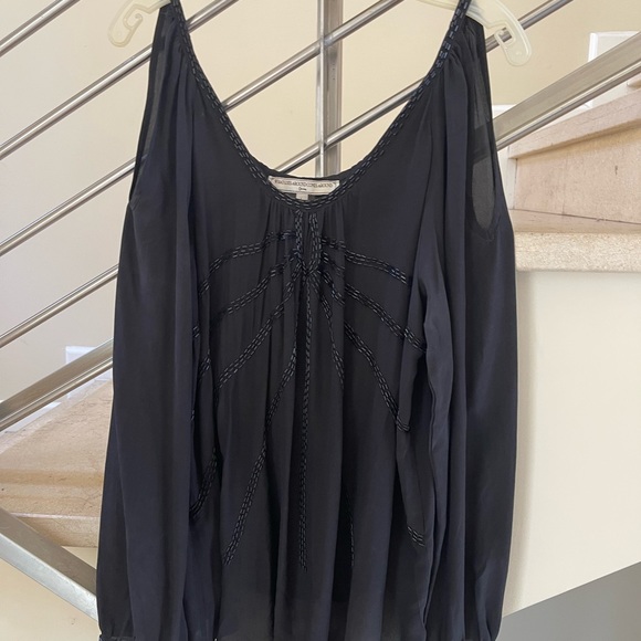 WHAT GOES AROUND COMES AROUND OPEN SHOULDER TOP - Picture 4 of 12